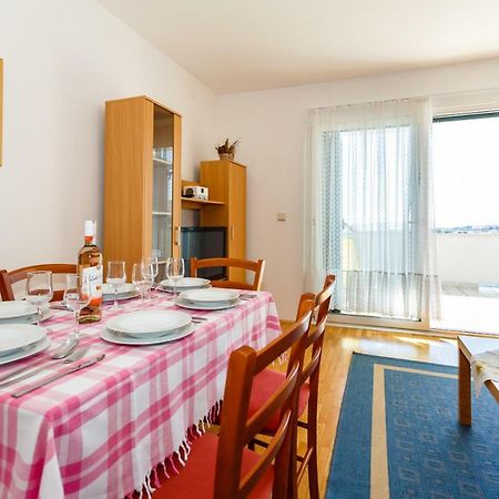 Apartment Anton Krk Town Exteriér fotografie