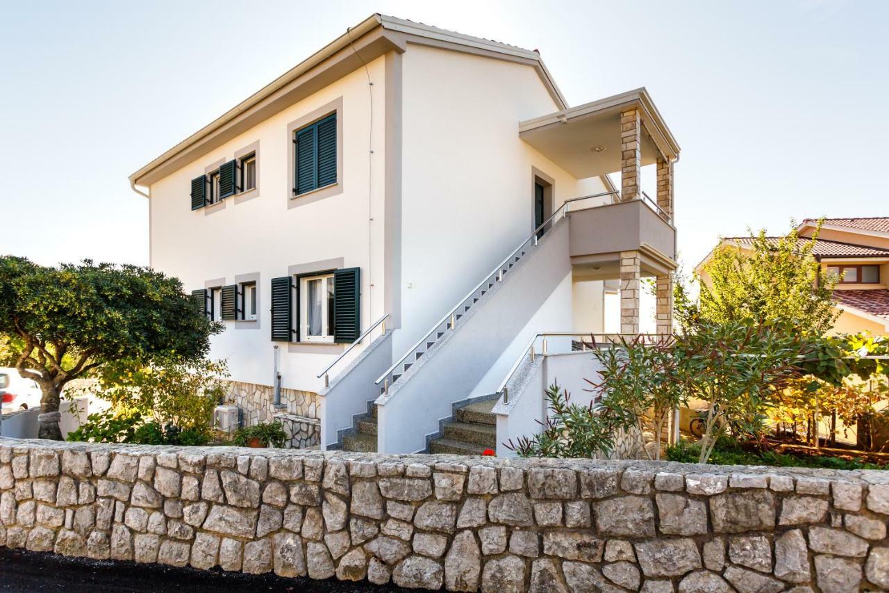 Apartment Anton Krk Town Exteriér fotografie