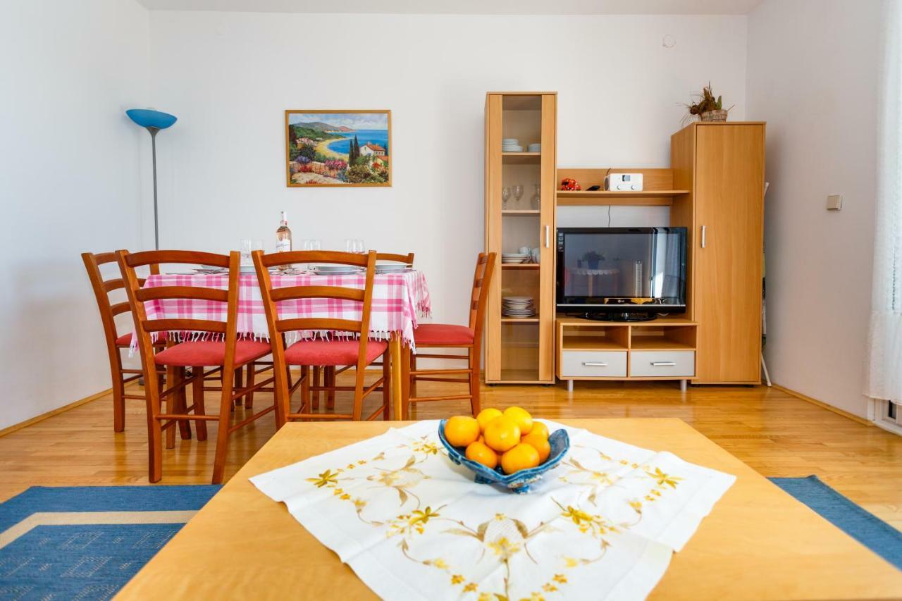 Apartment Anton Krk Town Exteriér fotografie