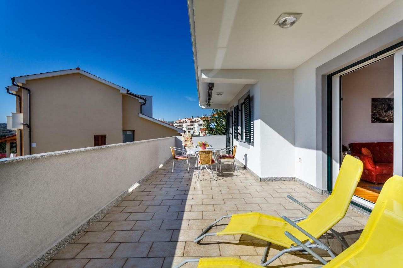 Apartment Anton Krk Town Exteriér fotografie