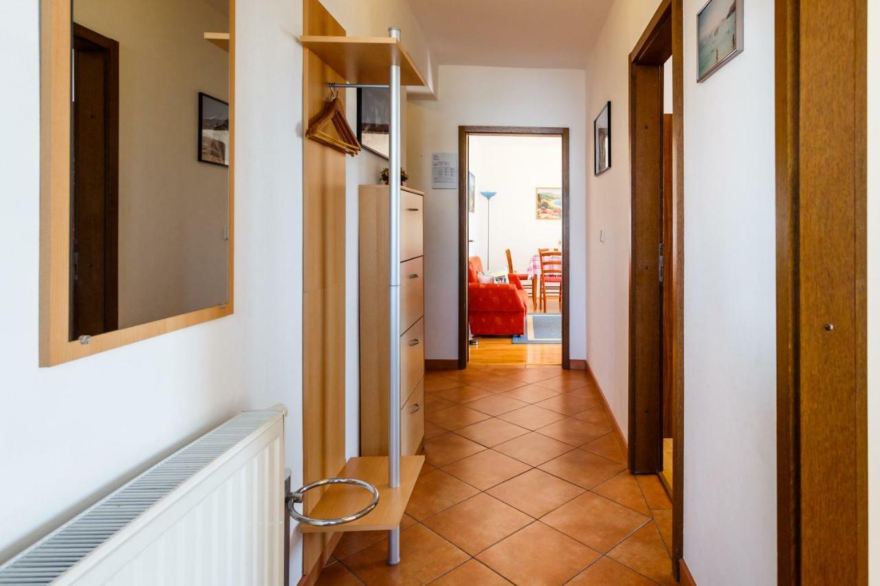 Apartment Anton Krk Town Exteriér fotografie